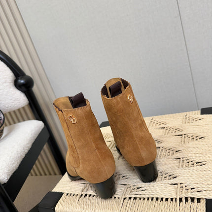 DIOR 26S BLOCK HEEL CHELSEA ANKLE BOOTS IN TAN BROWN SUEDE