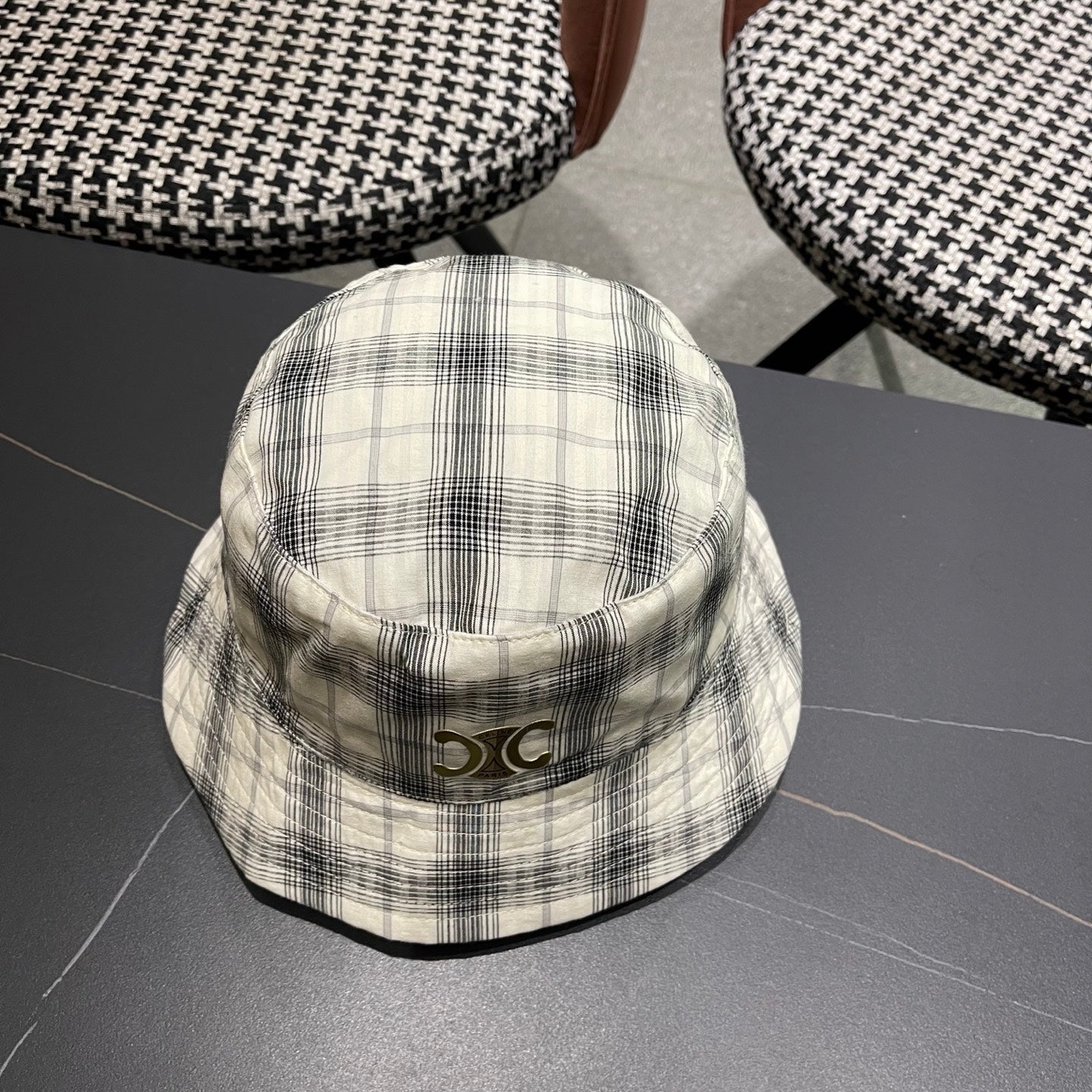 CELINE 26S BUCKET HAT STYLE 233