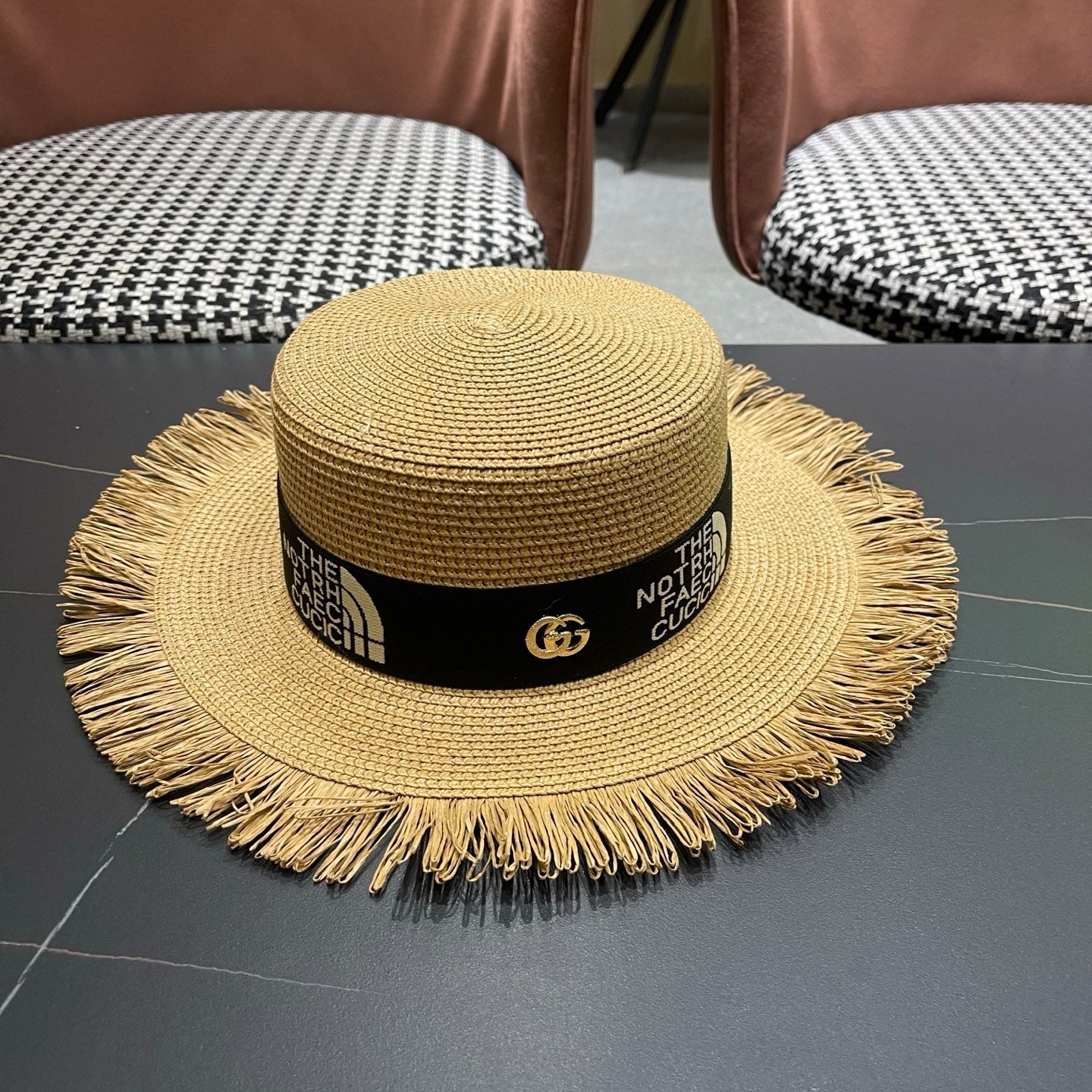 GUCCI 26S WIDE-BRIMMED STRAW HAT STYLE 67