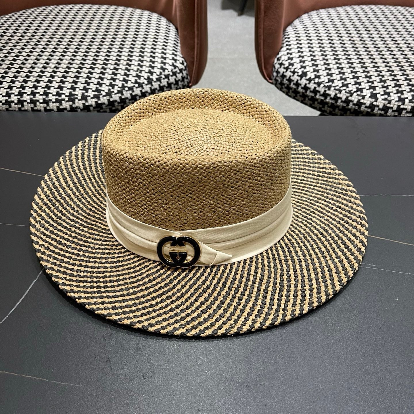 GUCCI 26S WIDE-BRIMMED STRAW HAT 265