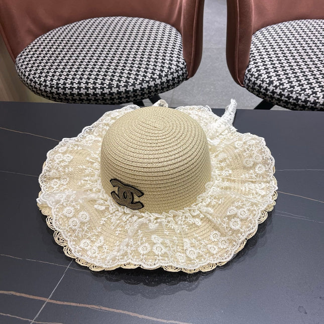CHANEL 26S LACE-OVERLAY WIDE-BRIM STRAW HAT 335731