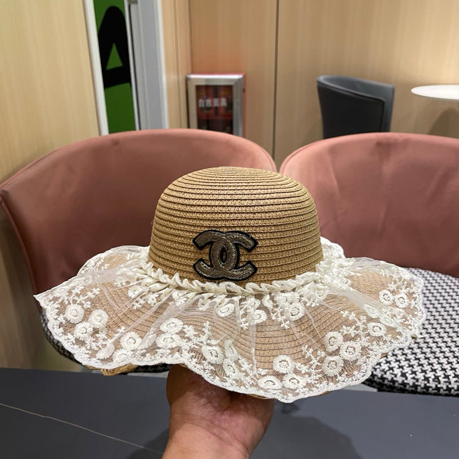 CHANEL 26S LACE-OVERLAY WIDE-BRIM STRAW HAT 335730