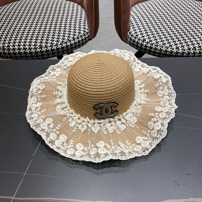 CHANEL 26S LACE-OVERLAY WIDE-BRIM STRAW HAT 335730