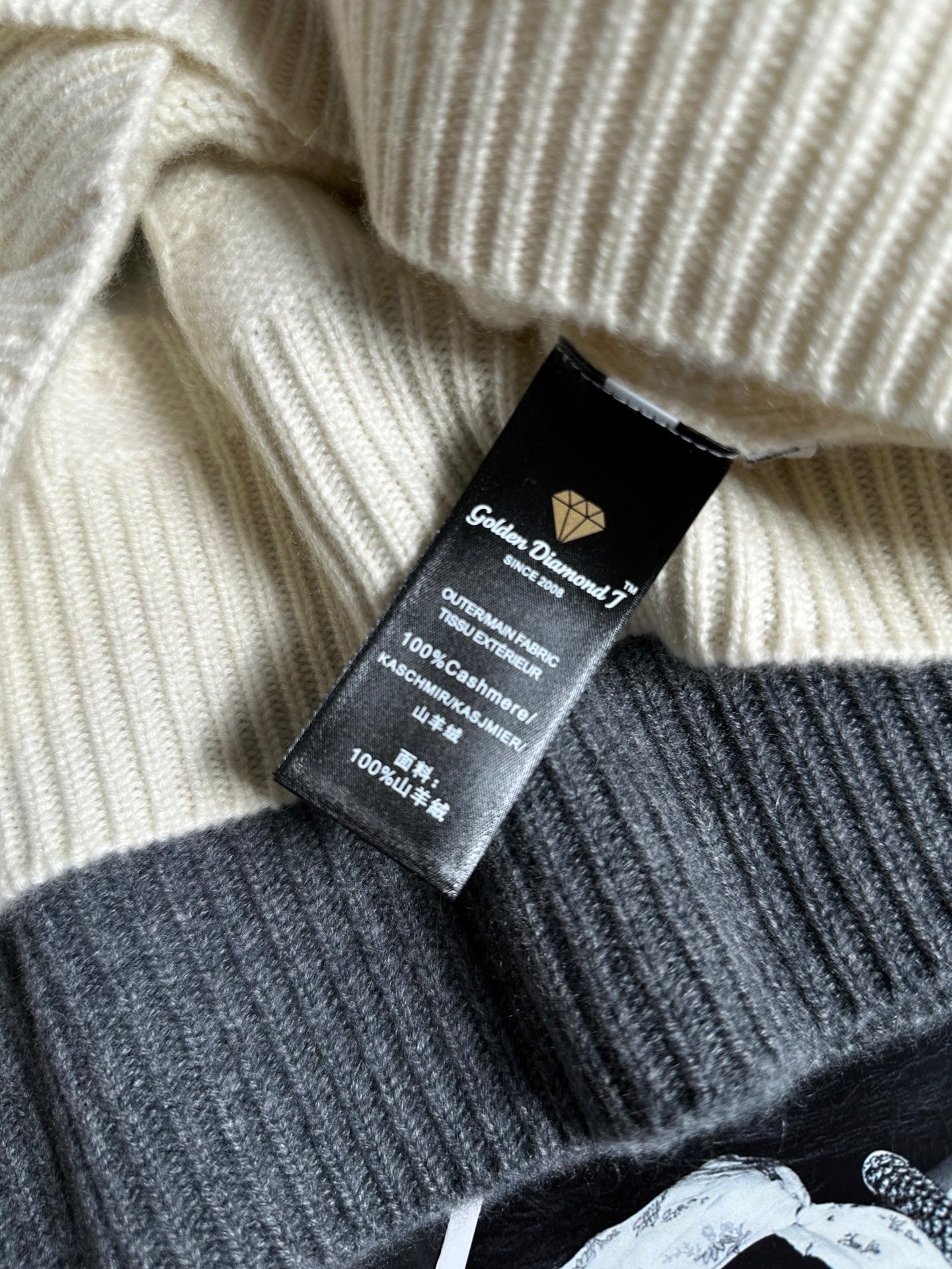 MIUMIU KNIT SWEATER STYLE 238
