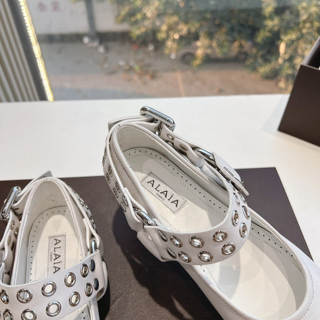 ALAIA 26S FLATS IN WHITE CALFSKIN WITH SILVER STUD STRAP