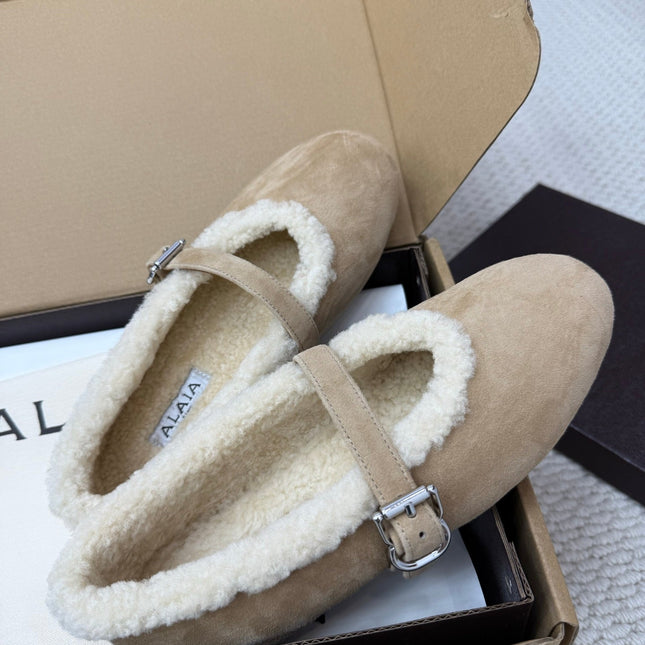 ALAIA 25S SHEARLING BALLET FLATS IN DARK BEIGE SUEDE