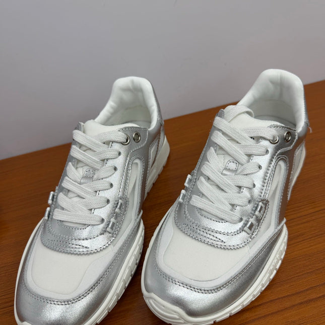 DIOR 26S SNEAKERS IN WHITE AND SILVER CALFSKIN AND MESH