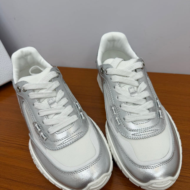 DIOR 26S SNEAKERS IN WHITE AND SILVER CALFSKIN AND MESH
