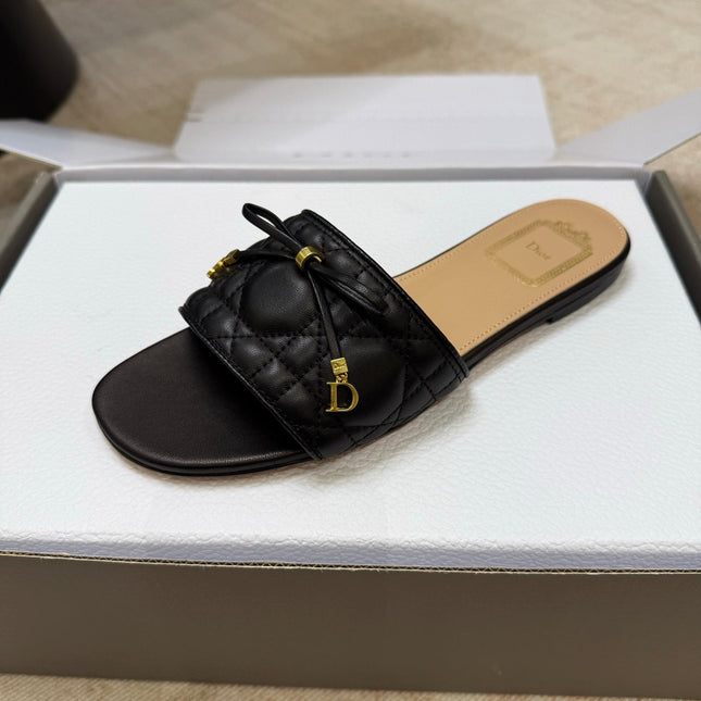 DIOR 26S DWAY CANNAGE SLIDE IN BLACK LAMBSKIN