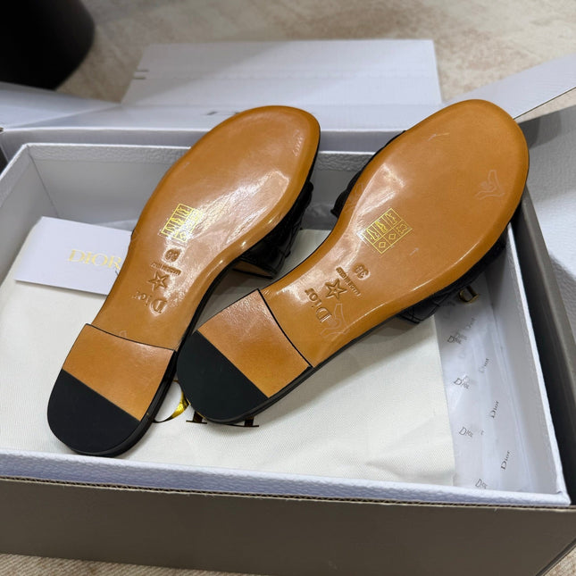 DIOR 26S DWAY CANNAGE SLIDE IN BLACK LAMBSKIN