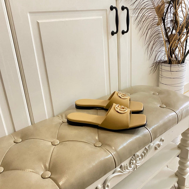 GUCCI 26S SLIDES IN DARK BEIGE CALFSKIN