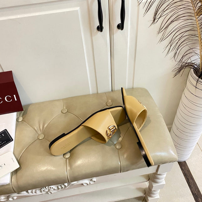 GUCCI 26S SLIDES IN DARK BEIGE CALFSKIN