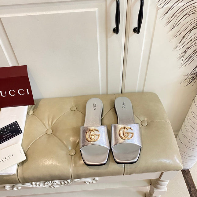 GUCCI 26S SLIDES IN SILVER CALFSKIN