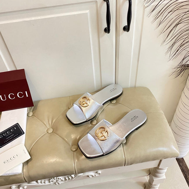 GUCCI 26S SLIDES IN SILVER CALFSKIN