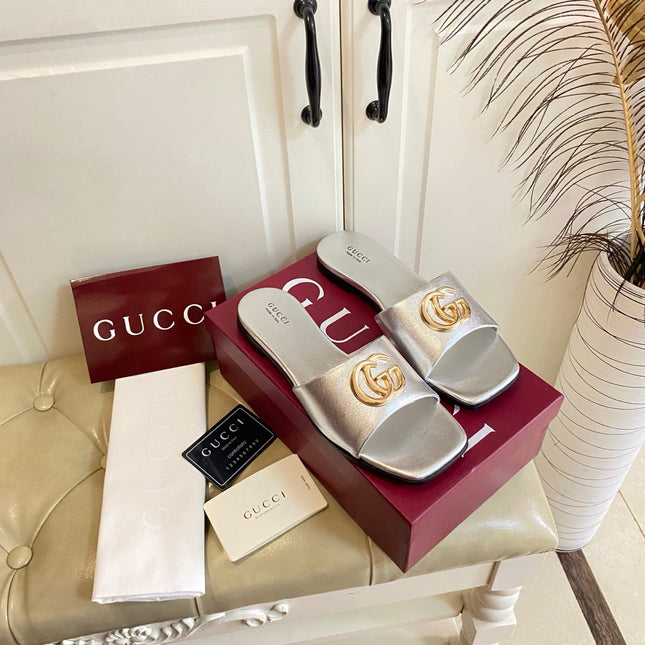 GUCCI 26S SLIDES IN SILVER CALFSKIN