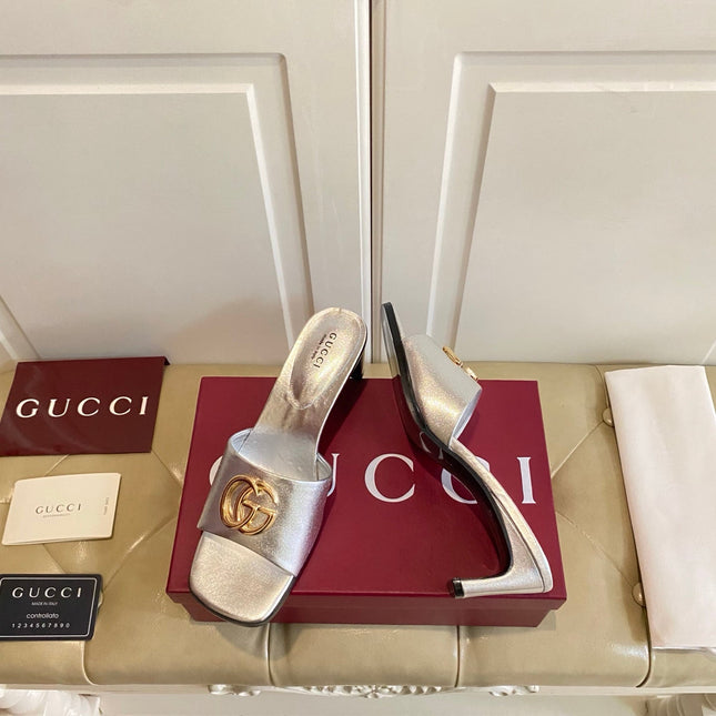 GUCCI 26S HIGH-HEELED SANDALS IN SILVER CALFSKIN WITH GOLD HARDWARE