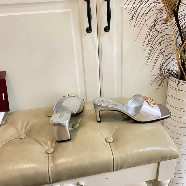 GUCCI 26S HIGH-HEELED SANDALS IN SILVER CALFSKIN WITH GOLD HARDWARE