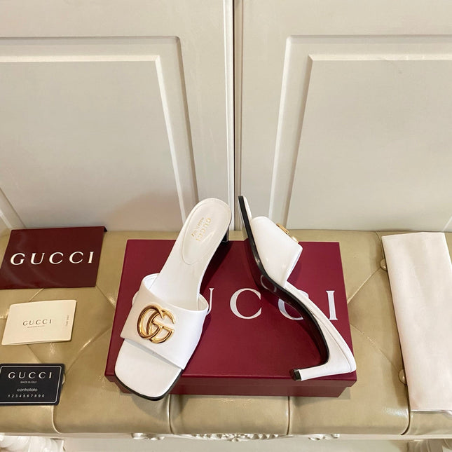 GUCCI 26S HIGH-HEELED SANDALS IN WHITE CALFSKIN WITH GOLD HARDWARE