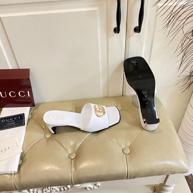 GUCCI 26S HIGH-HEELED SANDALS IN WHITE CALFSKIN WITH GOLD HARDWARE