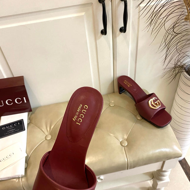 GUCCI 26S HIGH-HEELED SANDALS IN DARK RED CALFSKIN WITH GOLD HARDWARE