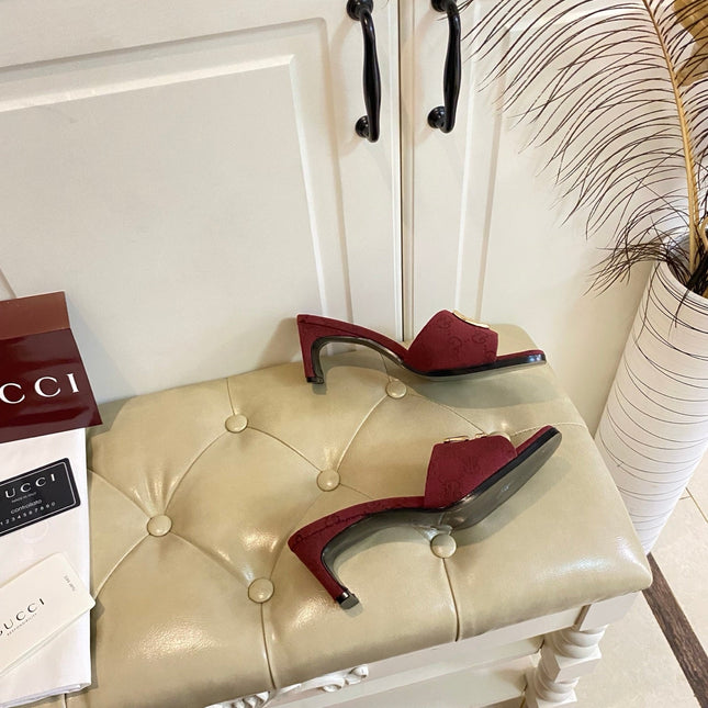 GUCCI 26S HIGH-HEELED SANDALS IN DARK RED CANVAS WITH GOLD HARDWARE