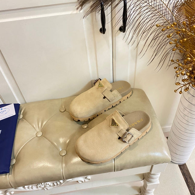 PRADA 26S BUCKLE CLOG SANDALS CHUNKY SOLE IN BEIGE SUEDE