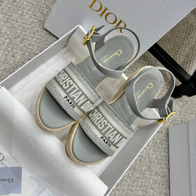 DWAY WEDGE SANDAL 25S 95MM IN GRAY EMBROIDERED COTTON RAFFIA SOLE