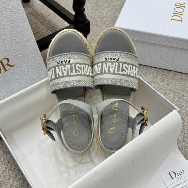 DWAY WEDGE SANDAL 25S 95MM IN GRAY EMBROIDERED COTTON RAFFIA SOLE
