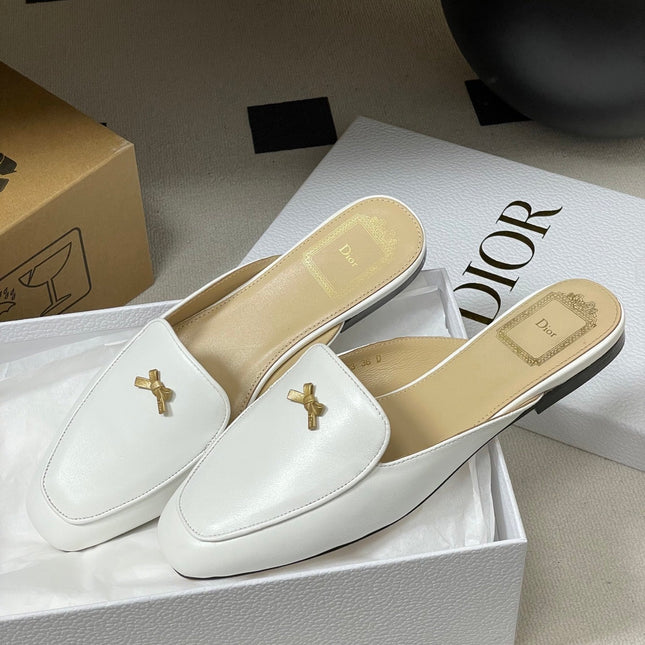 DIOR 26S MULES IN WHITE CALFSKIN WITH BOW