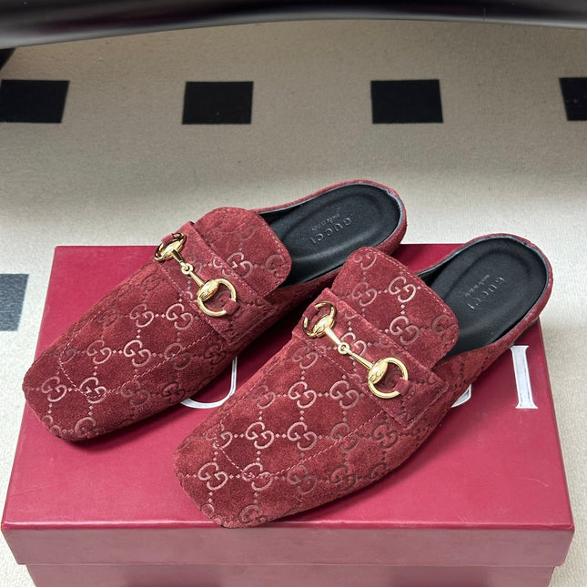 GUCCI 26S HORSEBIT LOAFER MULES IN RED SUEDE