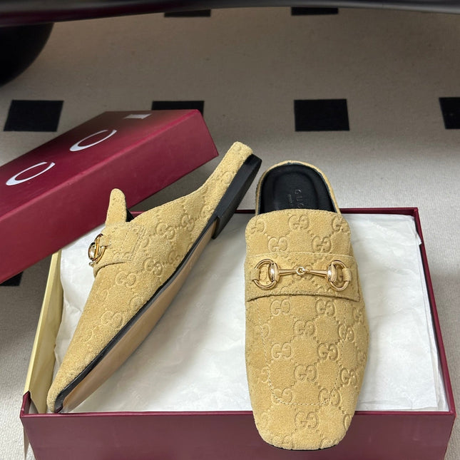 GUCCI 26S HORSEBIT LOAFER MULES IN BEIGE SUEDE