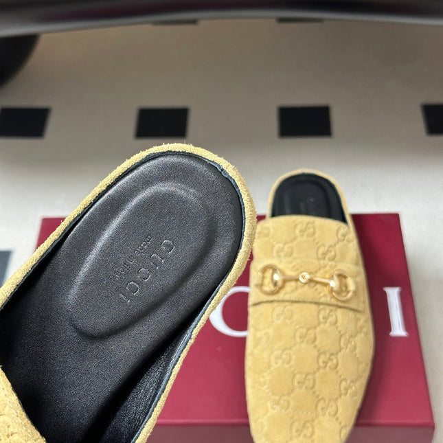 GUCCI 26S HORSEBIT LOAFER MULES IN BEIGE SUEDE