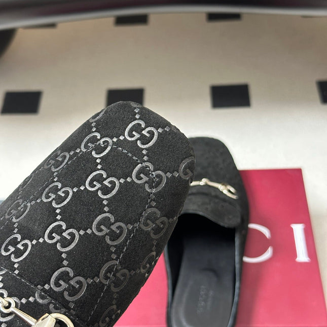 GUCCI 26S HORSEBIT LOAFER MULES IN BLACK SUEDE