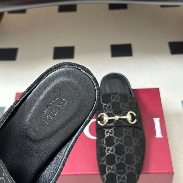 GUCCI 26S HORSEBIT LOAFER MULES IN BLACK SUEDE