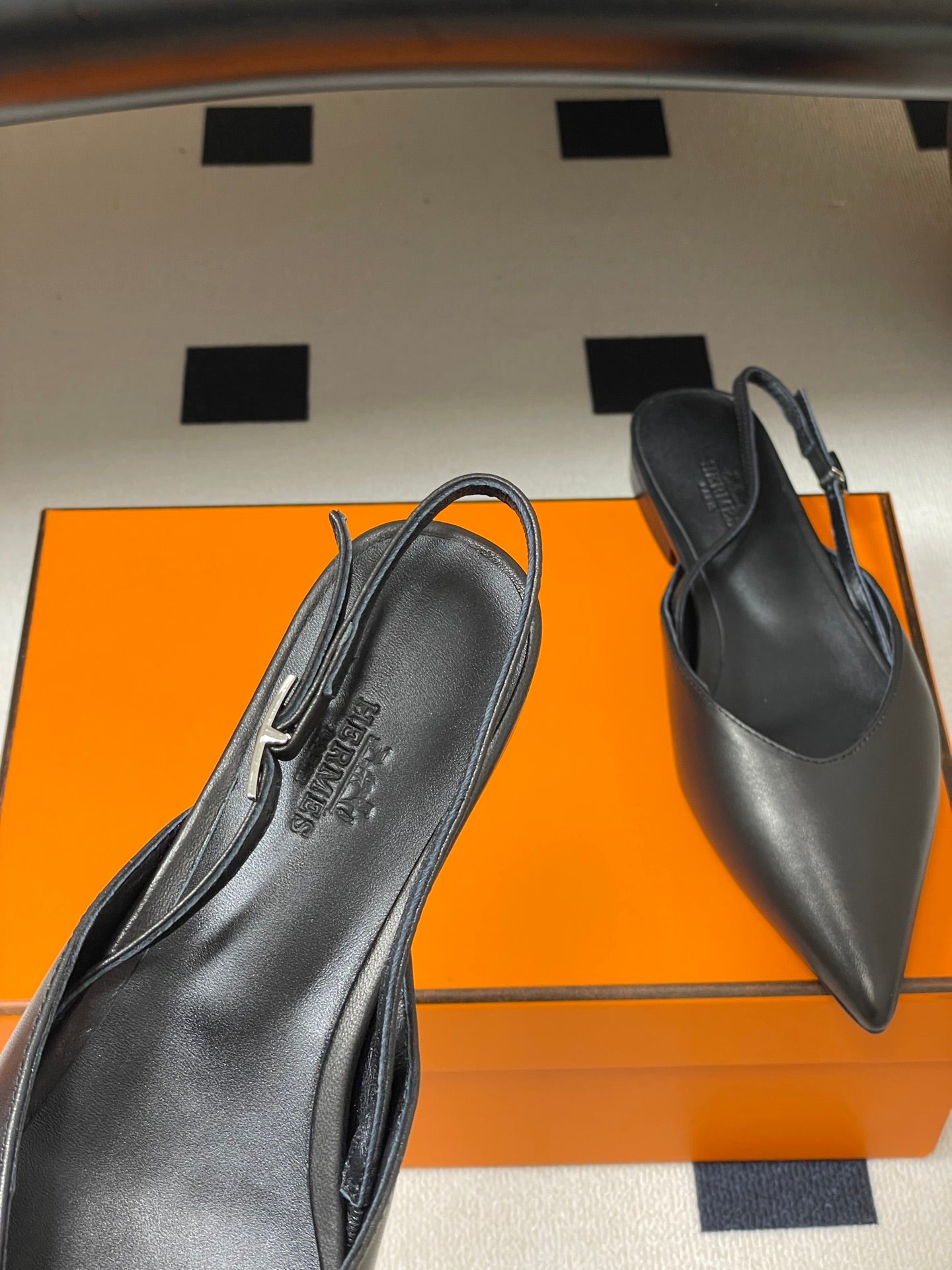 HM 26S NICOLE SLINGBACK IN BLACK CALFSKIN SILVER HARDWARE