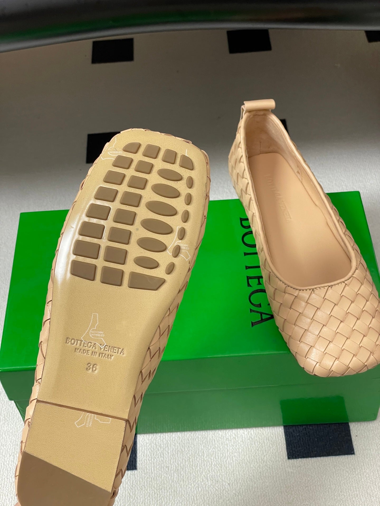 BOTTEGA VENETA 26S BALLET FLATS IN BEIGE WOVEN LAMBSKIN