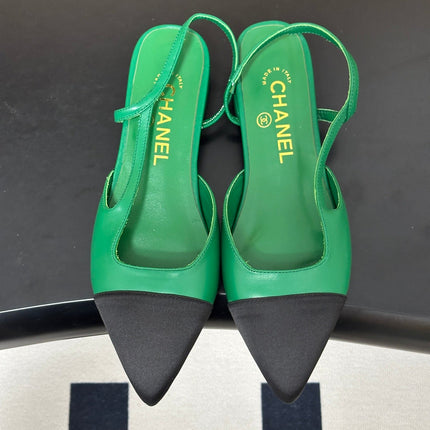 CHANEL 26S POINTED TOE SLINGBACKS IN GREEN LAMBSKIN AND BLACK FABRIC