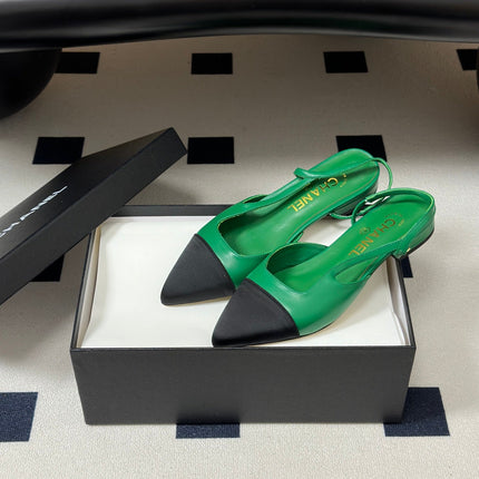 CHANEL 26S POINTED TOE SLINGBACKS IN GREEN LAMBSKIN AND BLACK FABRIC