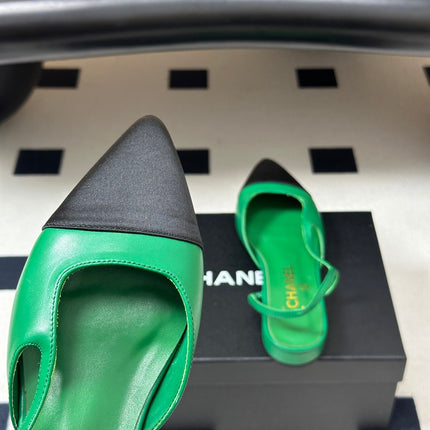 CHANEL 26S POINTED TOE SLINGBACKS IN GREEN LAMBSKIN AND BLACK FABRIC