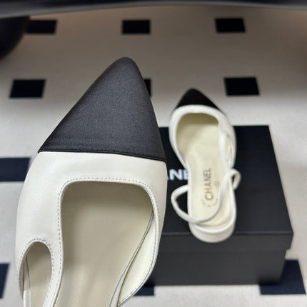 CHANEL 26S POINTED TOE SLINGBACKS IN WHITE LAMBSKIN AND BLACK FABRIC
