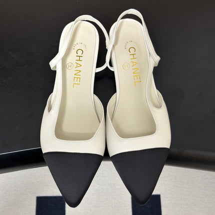 CHANEL 26S POINTED TOE SLINGBACKS IN WHITE LAMBSKIN AND BLACK FABRIC
