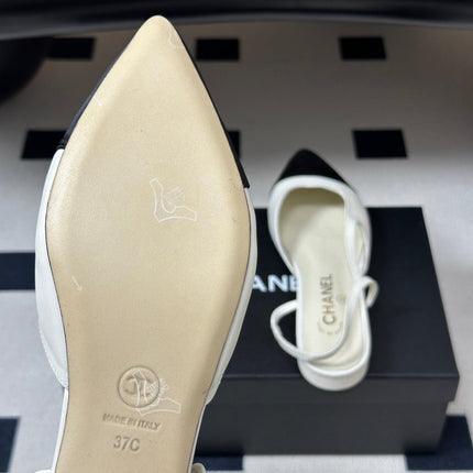 CHANEL 26S POINTED TOE SLINGBACKS IN WHITE LAMBSKIN AND BLACK FABRIC