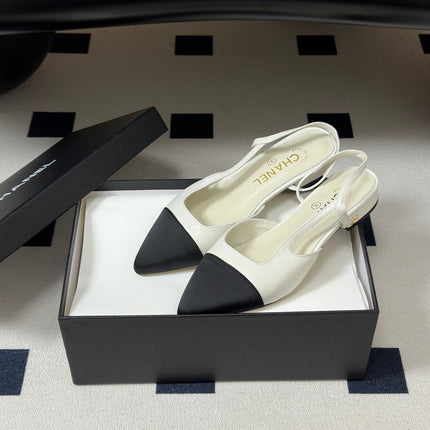 CHANEL 26S POINTED TOE SLINGBACKS IN WHITE LAMBSKIN AND BLACK FABRIC