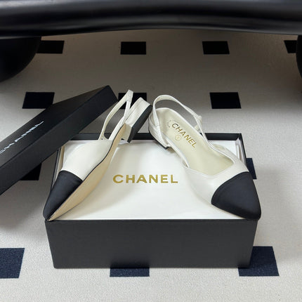CHANEL 26S POINTED TOE SLINGBACKS IN WHITE LAMBSKIN AND BLACK FABRIC