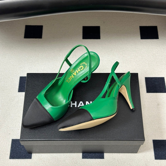 CHANEL 26S POINTED TOE HIGH HEEL SLINGBACKS 85 MM IN GREEN LAMBSKIN AND BLACK FABRIC