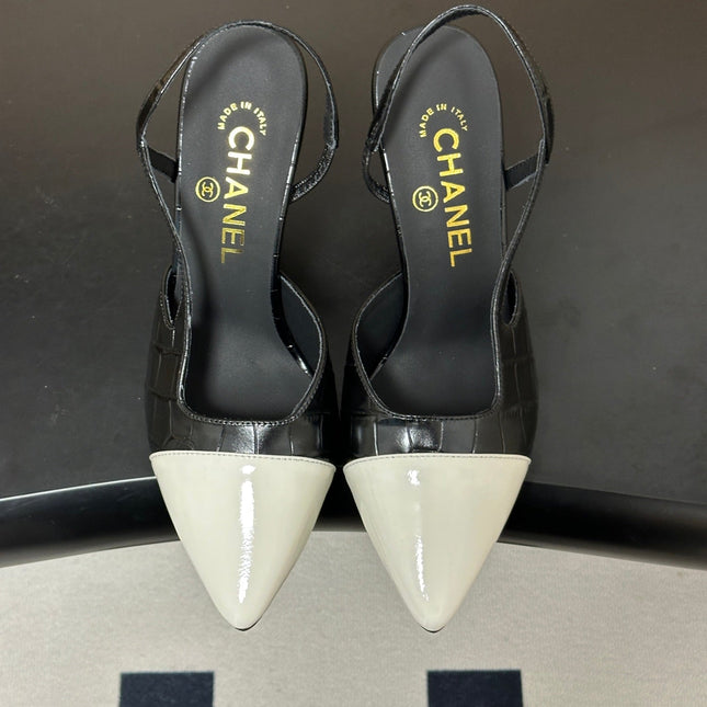 CHANEL 26S POINTED TOE HIGH HEEL SLINGBACKS 85 MM IN IN WHITE LAMBSKIN AND BLACK FABRIC