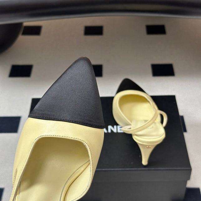 CHANEL 26S POINTED TOE HIGH HEEL SLINGBACKS 85 MM IN CREAM LAMBSKIN AND BLACK FABRIC