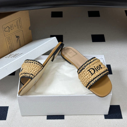 DIOR 26S FLAT SLIDE SANDALS IN BEIGE RAFFIA