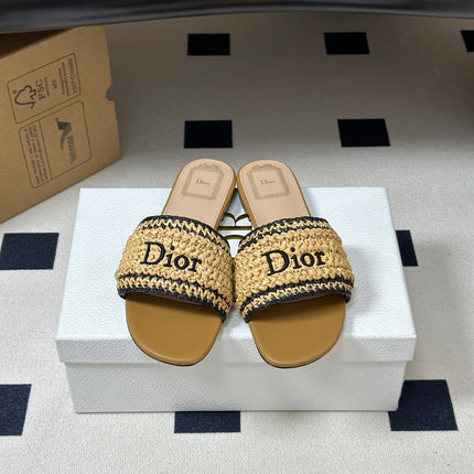 DIOR 26S FLAT SLIDE SANDALS IN BEIGE RAFFIA