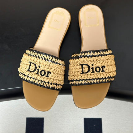 DIOR 26S FLAT SLIDE SANDALS IN BEIGE RAFFIA